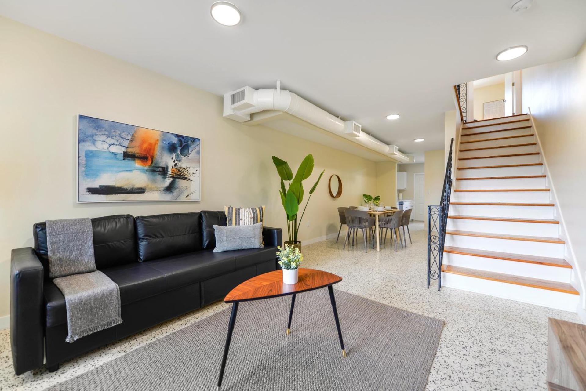 Gorgeous Monthly Close To Apartment *